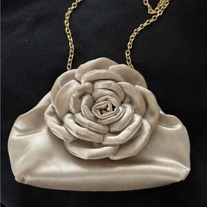 Lele Sadoughi Cream Floral Clutch with Gold Chain